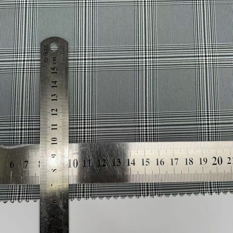 Tecido de alongamento de 4 vias de poliéster catiônico de grade preta e branca 200D+200D+40D*2 172GSM