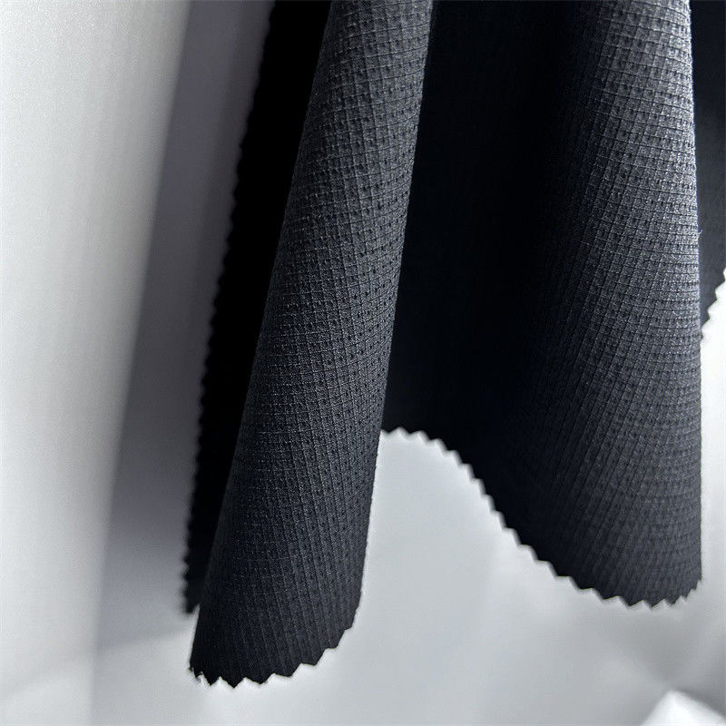 Tecido de montanhismo de nylon semi-brilhante com quadros, textura elástica espessa para roupas de exterior